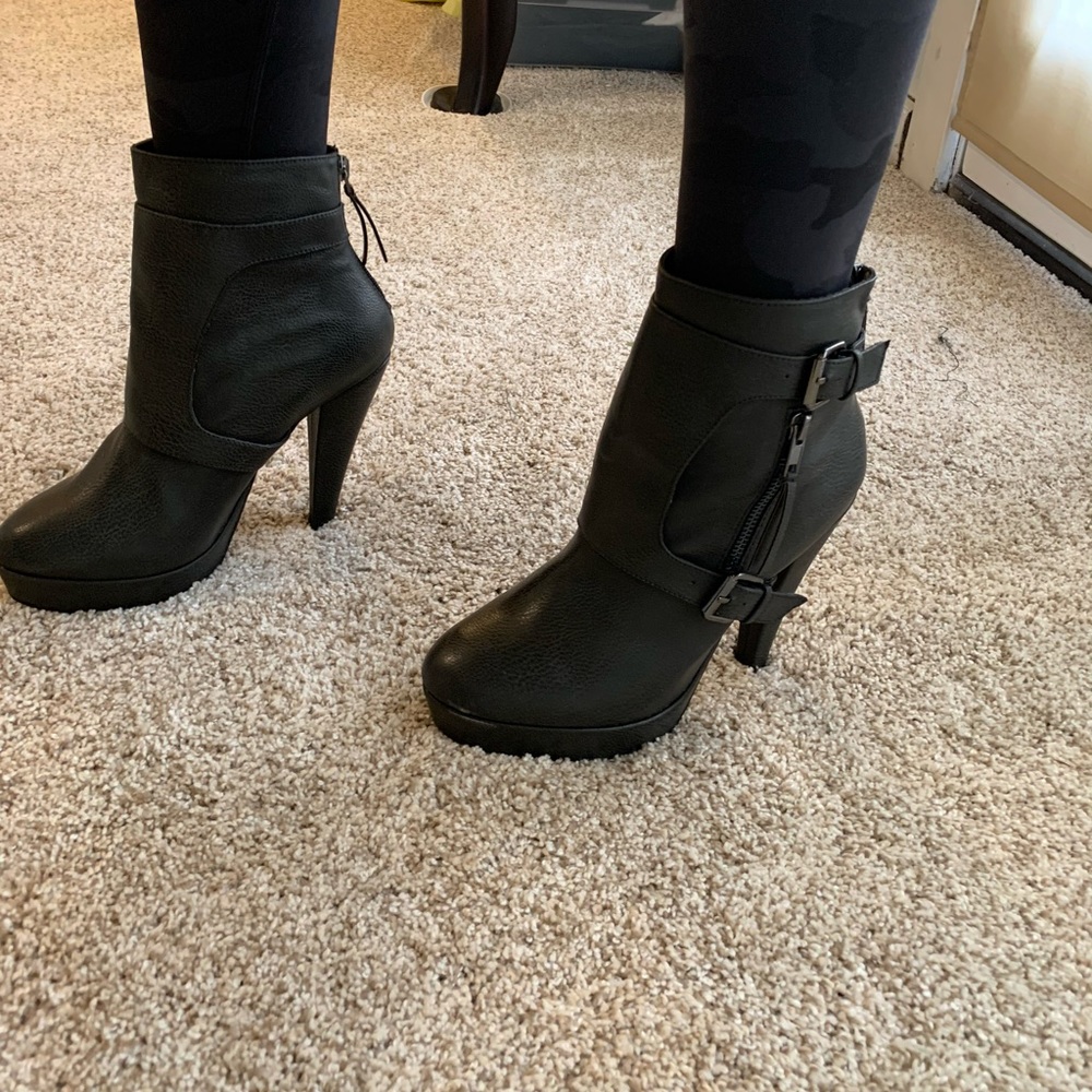 NIB - Charles David Birgit Booties - Picture 9 of 9